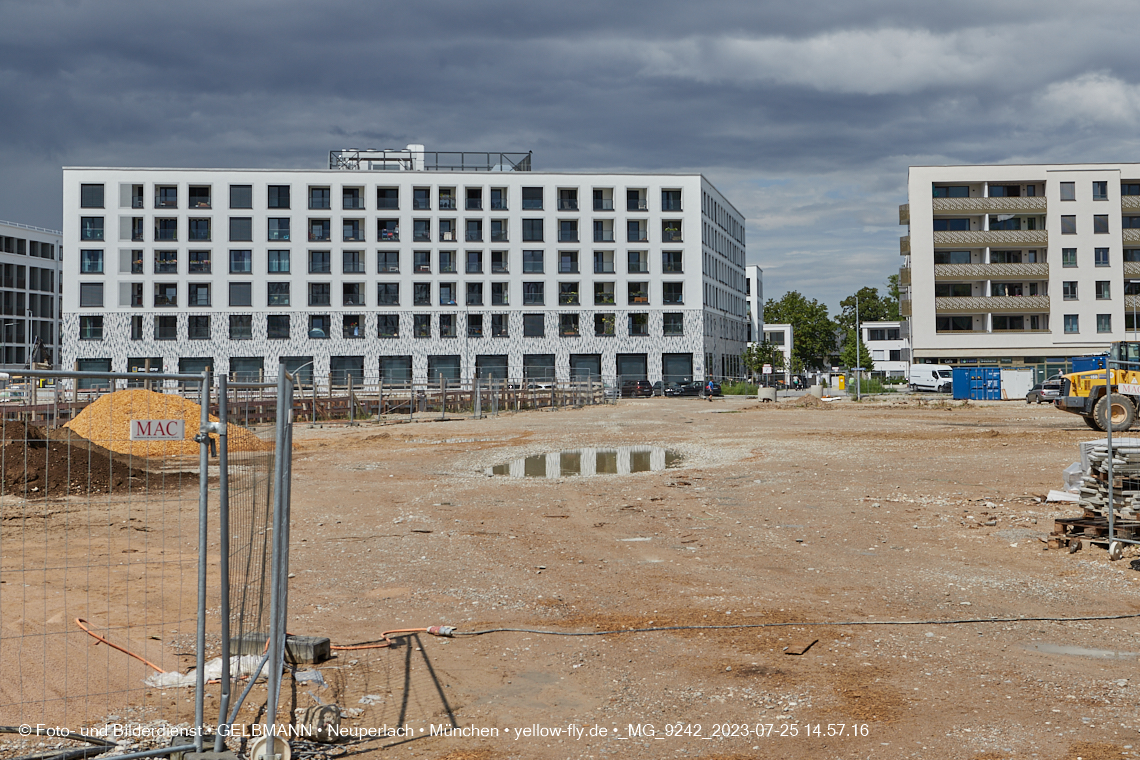 25.07.2023 - Rundgang im Alexisquartier in Neuperlach